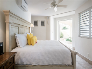 Contemporary Four Bedroom on Grace Bay